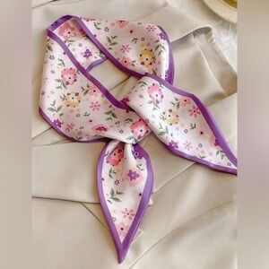 ✨ New ✨Floral Purple Trim Twilly Scarf ✨